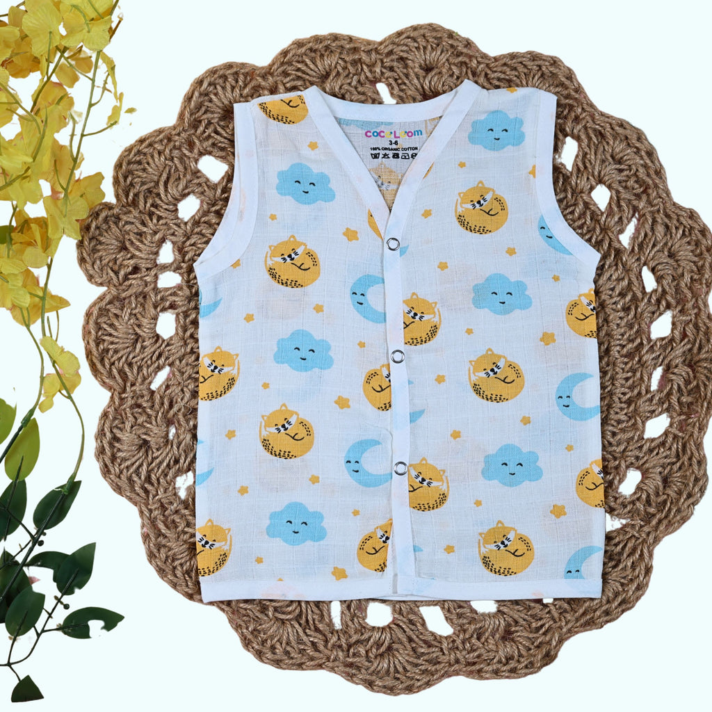 Dreamy Cubs baby sleeveless top in white with snap buttons printed with cartoon designs